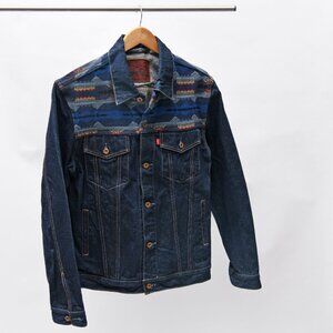 Limited Edition/ Rare Levi's x Pendleton collaboration trucker jacket.